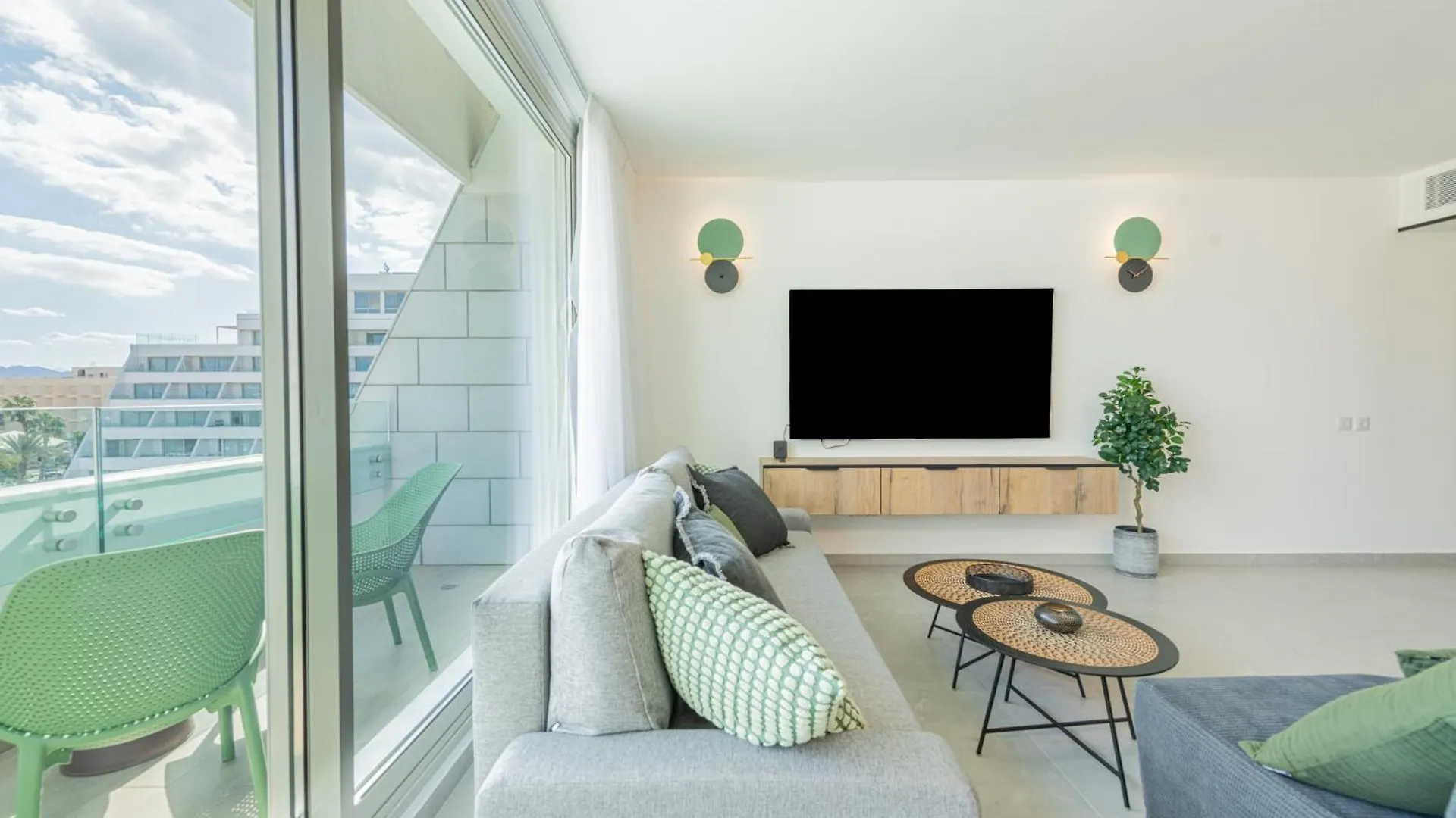 Apartment Seaside Haven-City Center Amazing Pool And Sea View Eilat